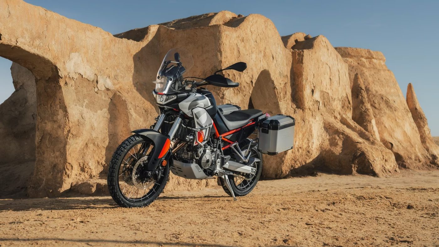 Moto adventure en pista, ejemplo de comunidad de modelo